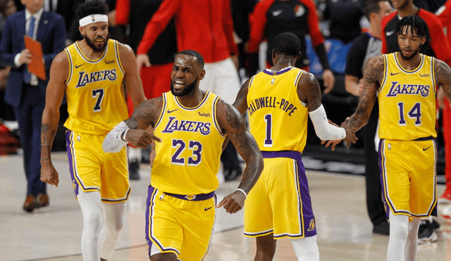 Lakers derrotaron a los Mavericks 114 - 113 de la mano de LeBron James