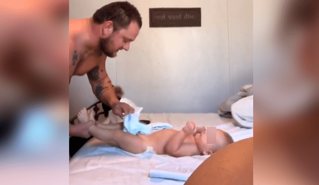 Video es viral en Facebook. La mujer se percató de la curiosa escena protagonizada por el papá de su bebé y no dudó en grabarla para compartirla en redes.