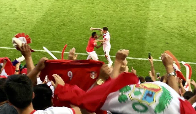 Perú vs Arabia Saudita: el emotivo abrazo que le dio Paolo Guerrero a Jefferson Farfán tras su gol [VIDEO]