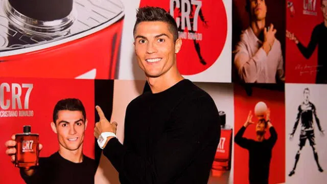 Cristiano Ronaldo presume su musculoso cuerpo con ajustada ropa interior [VIDEO]