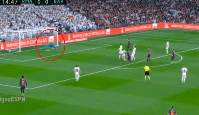 Real Madrid vs Barcelona: soberbia atajada de Courtois tras disparo de Suárez