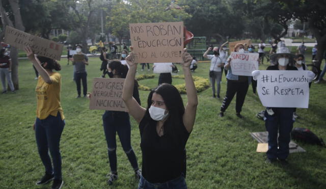 Universitarios mostraron su preocupación por las propuestas que se debaten en la Comisión de Educación del parlamento. Foto: John Reyes / La República