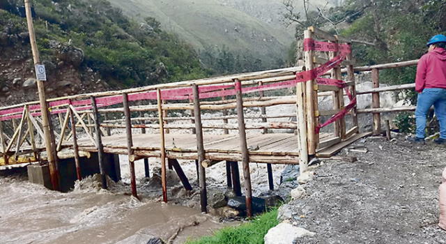 Peligro. Puente Qorihuayrachina fue cerrado por seguridad.