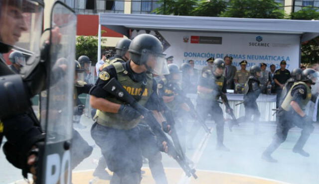 Donan a Policía armas neumáticas para instrucción de agentes antidisturbios