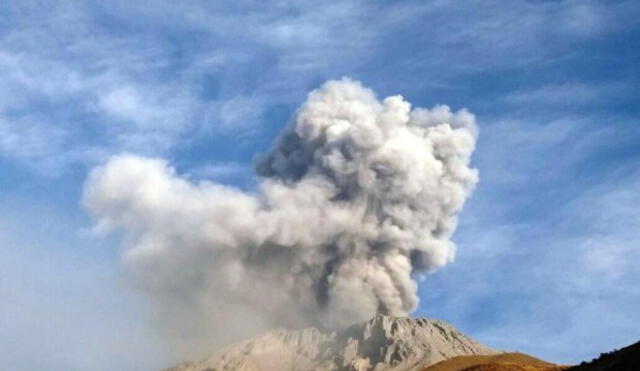 COEN: Actividad explosiva del Volcán Sabancaya se ha incrementado ligeramente