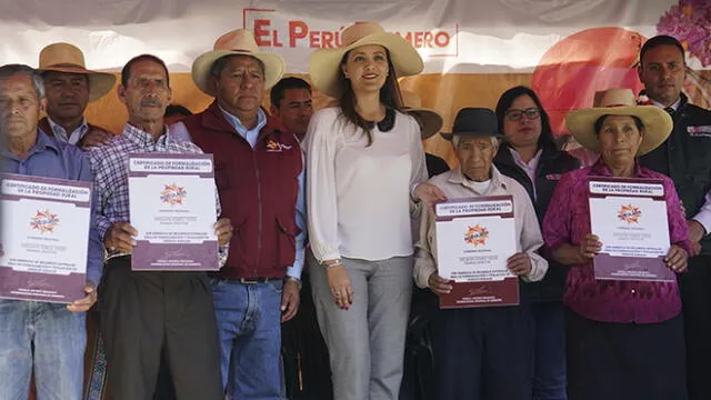 Entregan títulos a 366 agricultores de Arequipa
