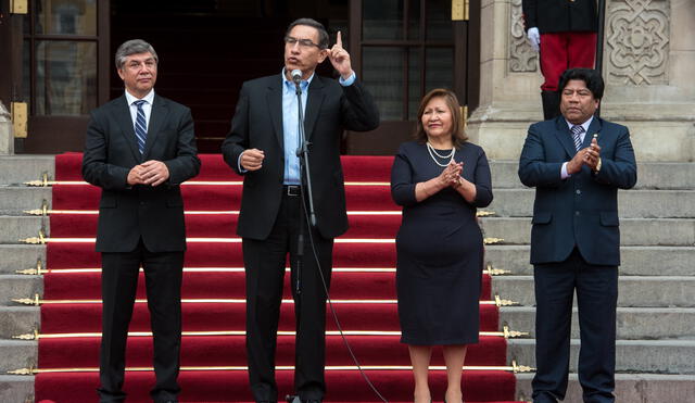 Ciudadanos manifiestan apoyo a Vizcarra tras anuncio de cuestión de confianza [FOTOS]