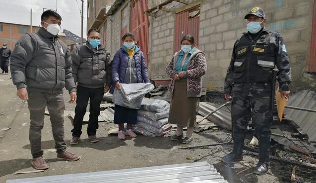 Defensa Civil entregó bienes a familia afectada. Foto: Difusión
