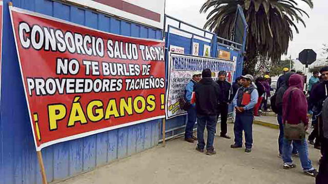 Empresas proveedoras protestan por deuda en construcción de hospital en Tacna
