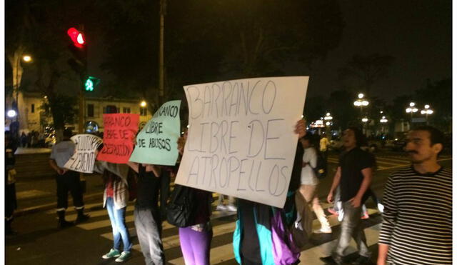 Marcha de solidaridad con la librería La Libre en Barranco