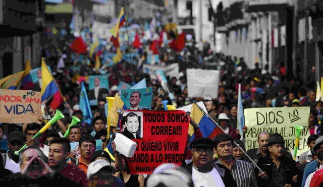 Ecuador: Masiva marcha de apoyo a Correa fue bloqueada por la policía