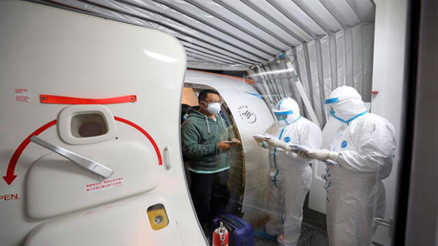 En China realizan arduas labores para contener la propagación del coronavirus. Foto: EFE