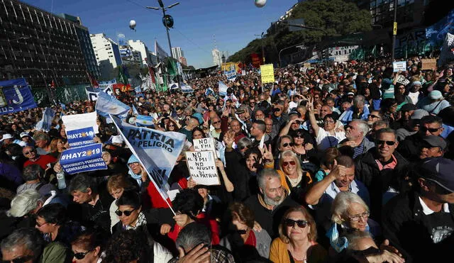 Argentina: Multitudinaria manifestación rechaza acuerdo con el FMI 