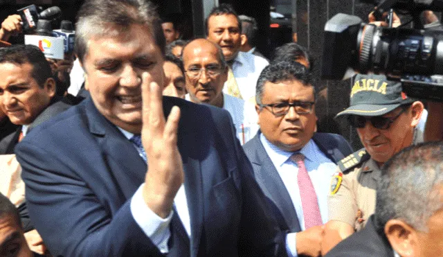 Sanguinetti niega haber sido consultado por asilo de Alan García