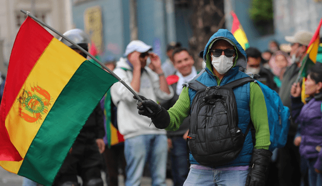 Uno de los miles de manifestantes que salen a diario a protestar en Bolivia.