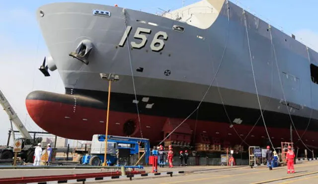 Ingenieros y técnicos de la Marina construyen moderno buque en el Callao