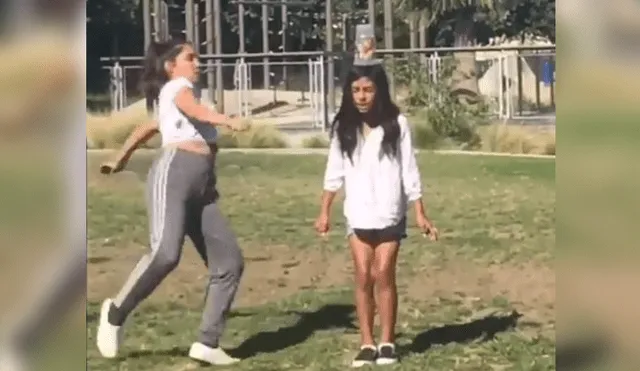 Facebook: Joven intenta arriesgada maniobra y su hermana paga las consecuencias [VIDEO]