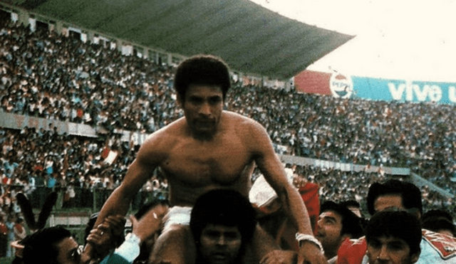 Héctor Chumpitaz festeja 76 años de vida. El ídolo de la selección peruana dejó su huella en distintos clubes nacionales como Universitario, Cristal y Municipal.