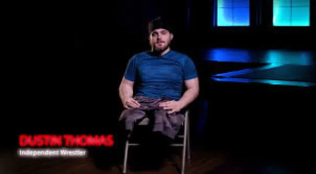 Dustin Thomas, el luchador sin piernas que la rompe en AEW
