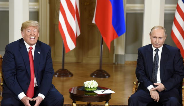 Trump-Putin: retrasos, gestos y un balón de fútbol