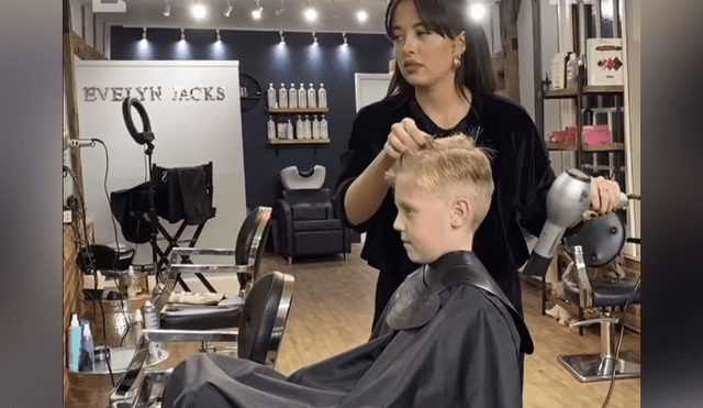 Revisa las imágenes del video viral de Facebook que muestra el valiente gesto de un niño, quien dejó crecer su cabello para luego donarlo a las personas con cáncer.