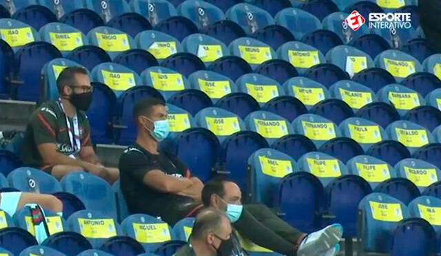 Una organizadora le pidió a Cristiano Ronaldo que use la mascarilla. Foto: Captura/Esporte Interativo