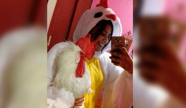 Facebook viral: joven se gradúa junto a su gallo a quien rescató cuando era un pollito pintado [FOTOS]