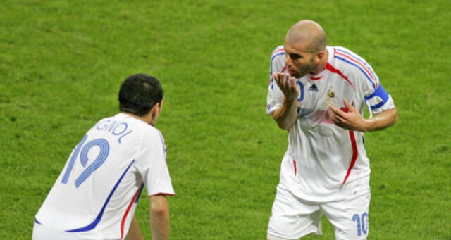 Willy Sagnol y Zidane en la selección de Francia. Foto: Internet.