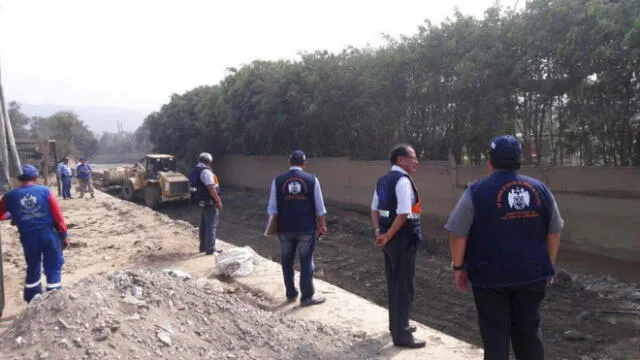 San Juan de Lurigancho: Se inician labores de limpieza en zona afectada por el desborde del río Huaycoloro