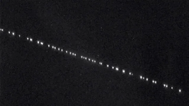 Así se vieron los satélites de SpaceX en la órbita baja de la Tierra. Foto: Difusión