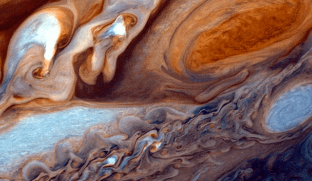 Sonda espacial de la NASA capta impresionante remolino en Júpiter
