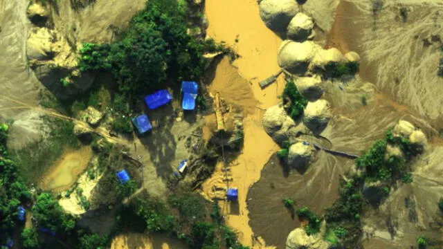 Terribles imágenes que la FAP captó en zonas donde opera la minería ilegal[FOTOS] 