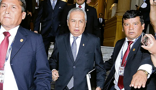 Fujimoristas retrasaron proceso sobre posible destitución de Chávarry