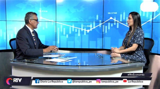 Claudia María Hernández, en entrevista con Rumi Cevallos, conductor de RTV Economía. Foto: Captura.