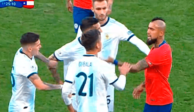 Argentina vs Chile Arturo Vidal lanzó bofetada a Paulo Dybala. Foto: captura de video