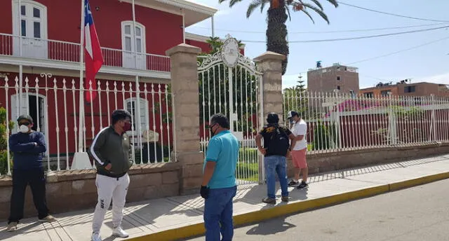 Votaciones se desarrollaron en la sede del Consulado General de Chile en Tacna. Foto: La República.