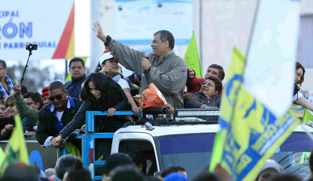 Correa dice que "la lucha ideológica continúa" en Ecuador