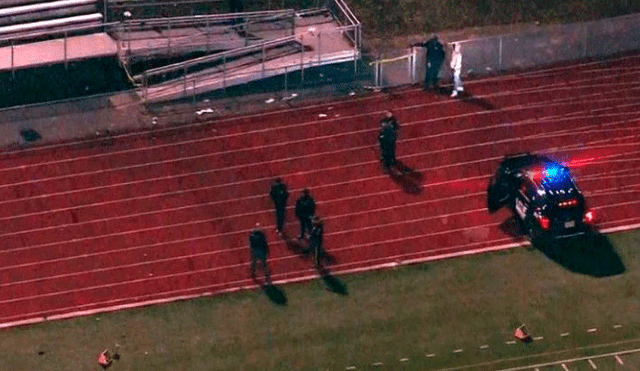 Un tiroteo dejó dos heridos durante partido de fútbol americano en una escuela secundaria [VIDEO]