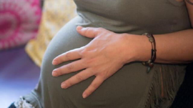 La mujer le había dicho a su pareja que sus gemelos iban a nacer en los próximos días. Foto: referencial / AFP