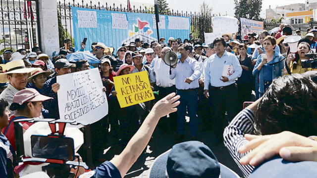 PROTESTA TRABAJADORES SAN JUAN DE DIOS LA BARRACA 
