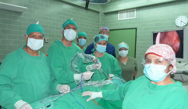 Médicos de EsSalud Huancayo extraen por primera vez un tumor de la hipófisis