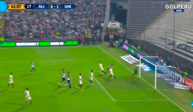 Alianza Lima vs Universitario: gran despeje de Zubczuk para evitar gol de Fuentes [VIDEO]