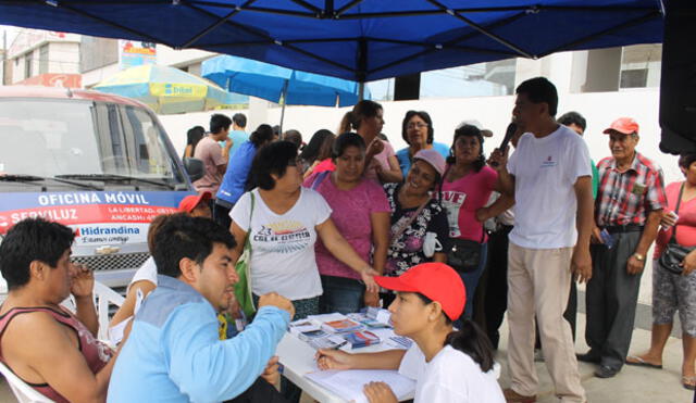 Hidrandina recorre distritos y provincias de región La Libertad con oficina móvil