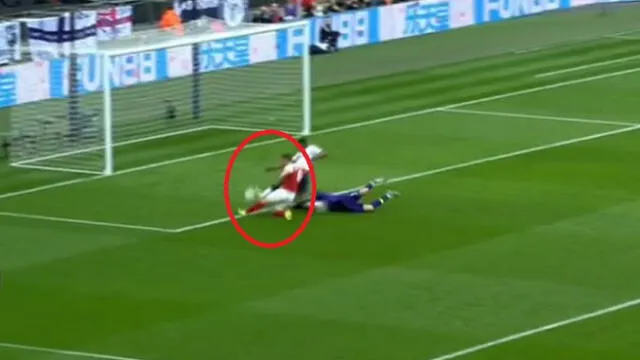 Tottenham vs Arsenal: Ramsey se llevó al portero y definió cruzado para el 1-0 [VIDEO]