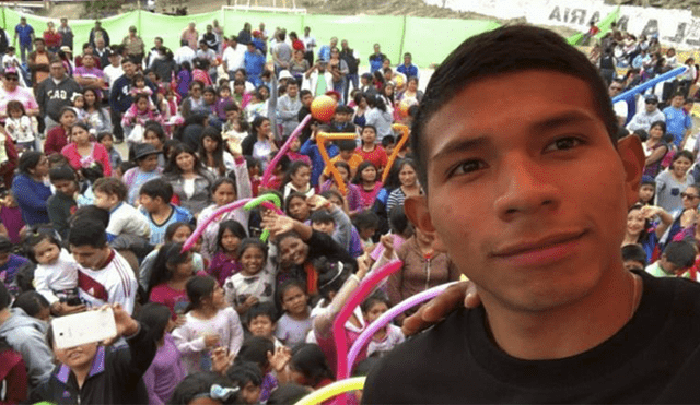 Edison Flores llevó regalos y alegría a cientos de niños de Collique [FOTOS]