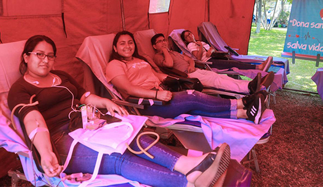 Colaboradores del Minsa donaron sangre para más de 100 niños [FOTOS]