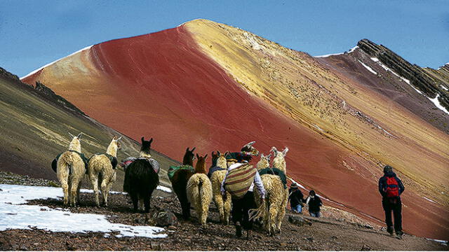 Comuneros de Cusco proponen medidas para uso de montaña de Siete Colores