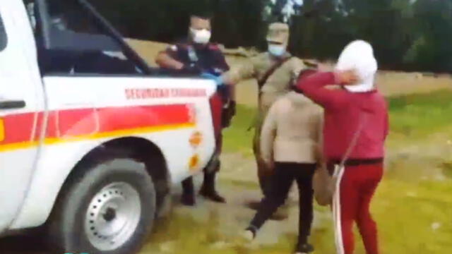 Mujeres se alteraron al ver a sus hijos dentro del patrullero. (Foto: Captura de video / Latina Noticias)