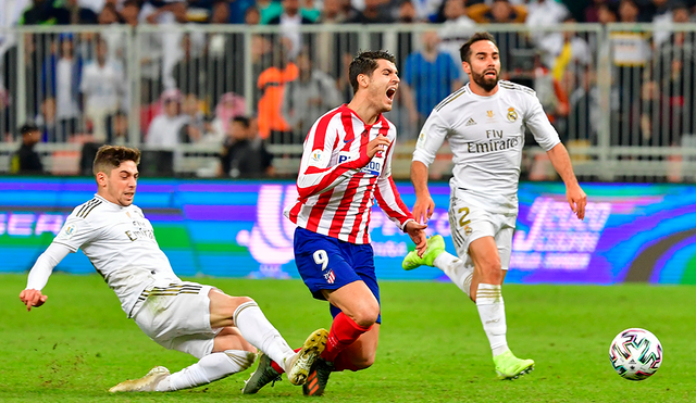 Real Madrid y Atlético de Madrid juegan este sábado por la jornada 22 de la Liga Santander de España | Foto: AFP