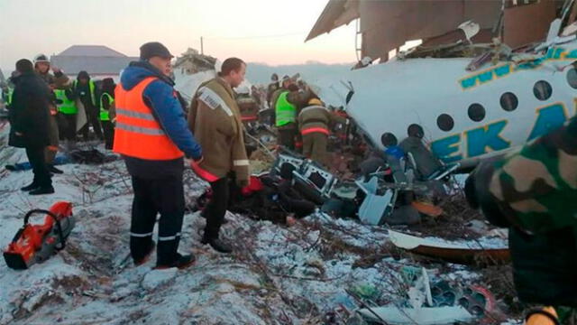 Accidente aéreo avión de Kazajistán dejó al menos 12 fallecidos y decenas de heridos. Foto: Difusión